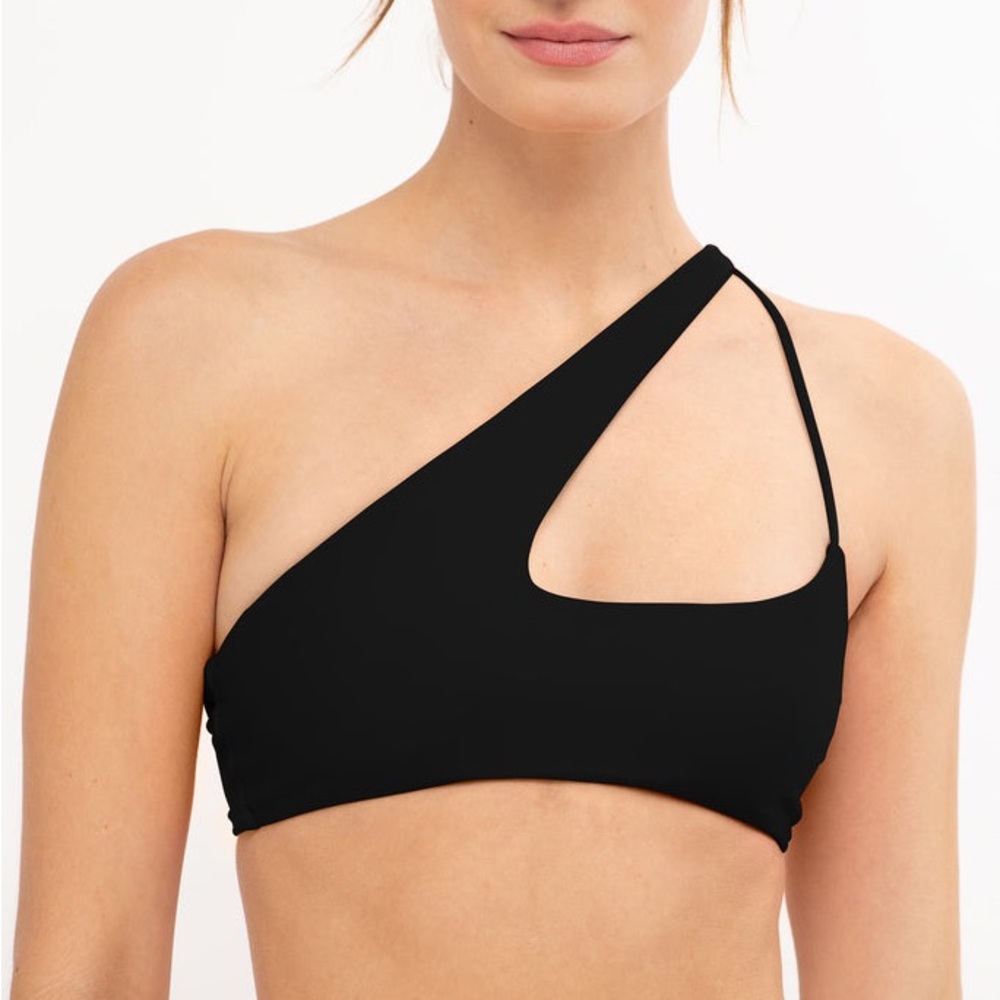 MIKOH Women's Queensland Cross Shoulder Bikini Top